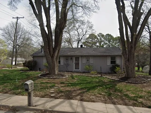 7525 N Troost Ave, Gladstone, MO 64118