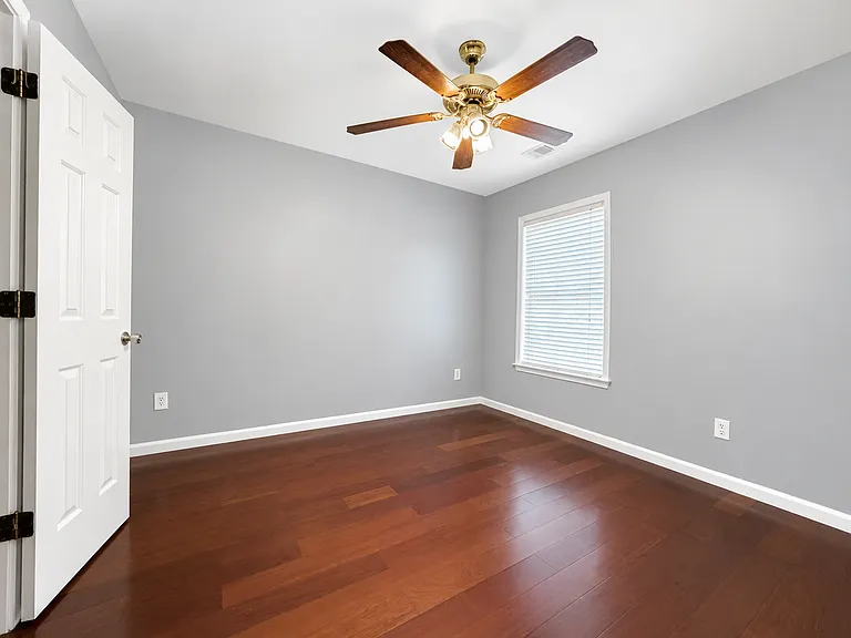 2923 Stanstead Cir — Photo 15
