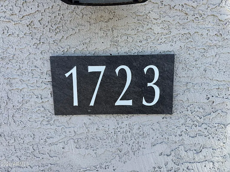 1723 W Sombra Ave — Photo 2