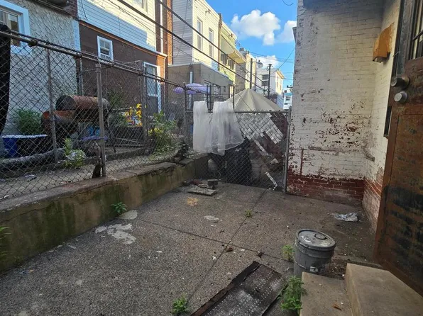 3811 N Darien St, Philadelphia, PA 19140