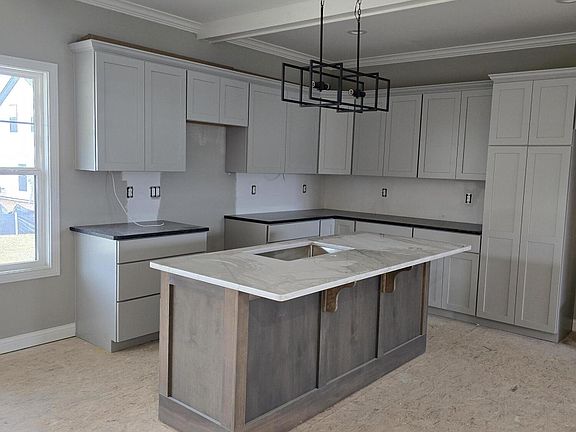 3rd image of 104 Tattersalls Dr