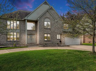 6011 Maple Forest Ct, West Bloomfield, MI 48322