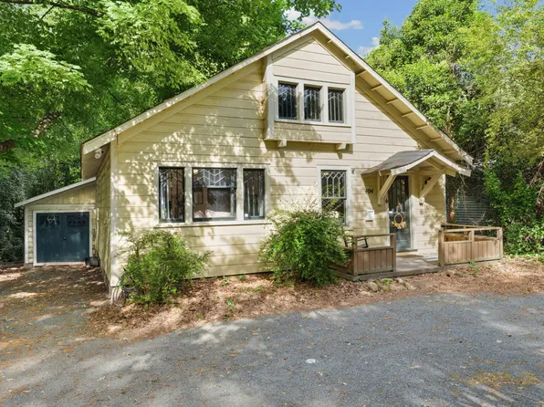 404 Pittsboro St, Chapel Hill, NC 27516