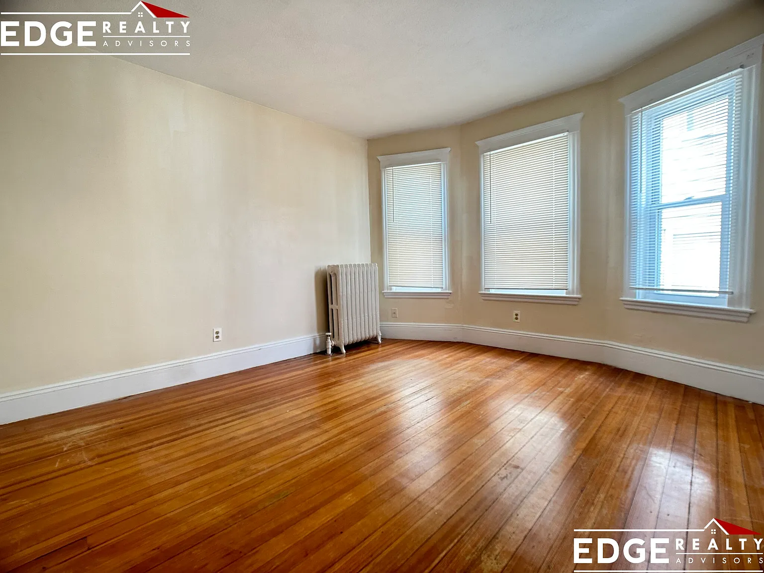 4 bed, 1.5 bath, $3,900 — Photo 4