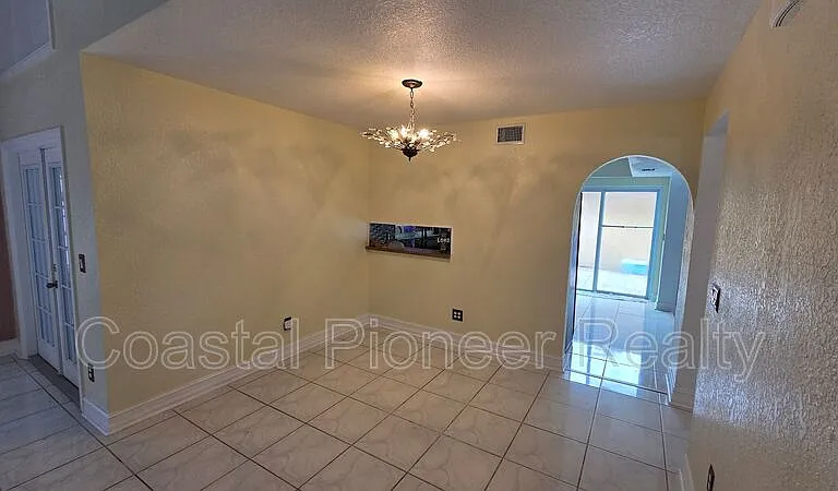 5005 Dollarway Ct — Photo 5