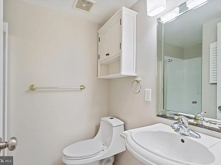 8251 Clifton Farm Ct — Photo 35