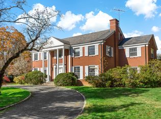 25 Murray Hill Rd, Scarsdale, NY 10583