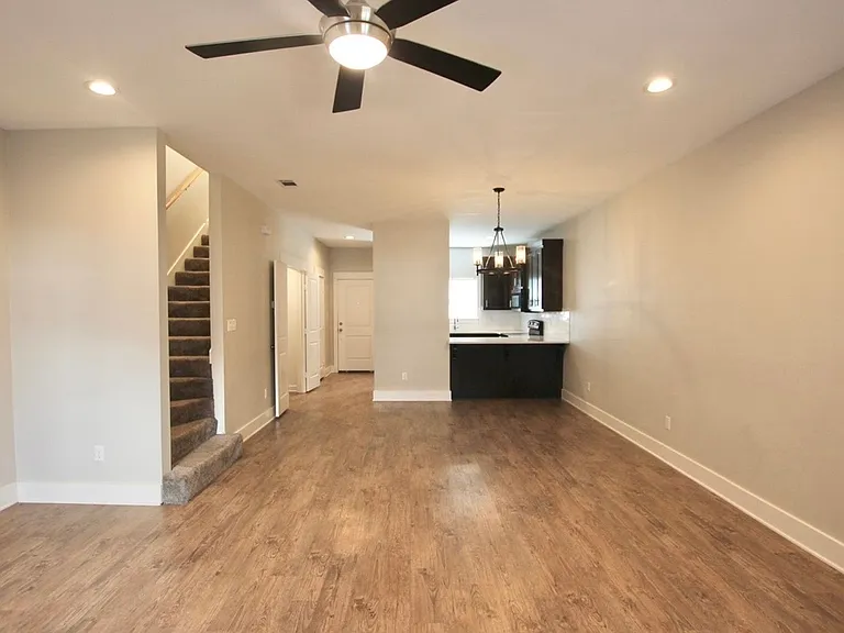 307 N Henry St #15 — Photo 9