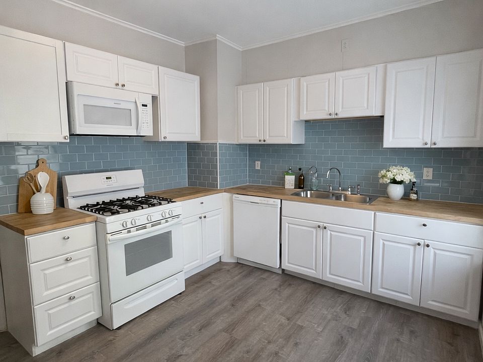 1st image of 580 Potomac Ave APT 1