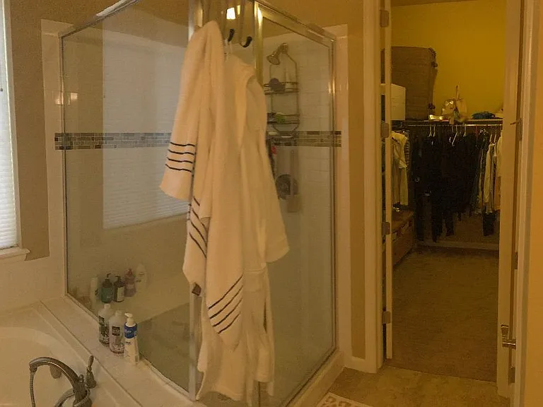 5 Piece Bath with Huge room-size huge walk-in closet