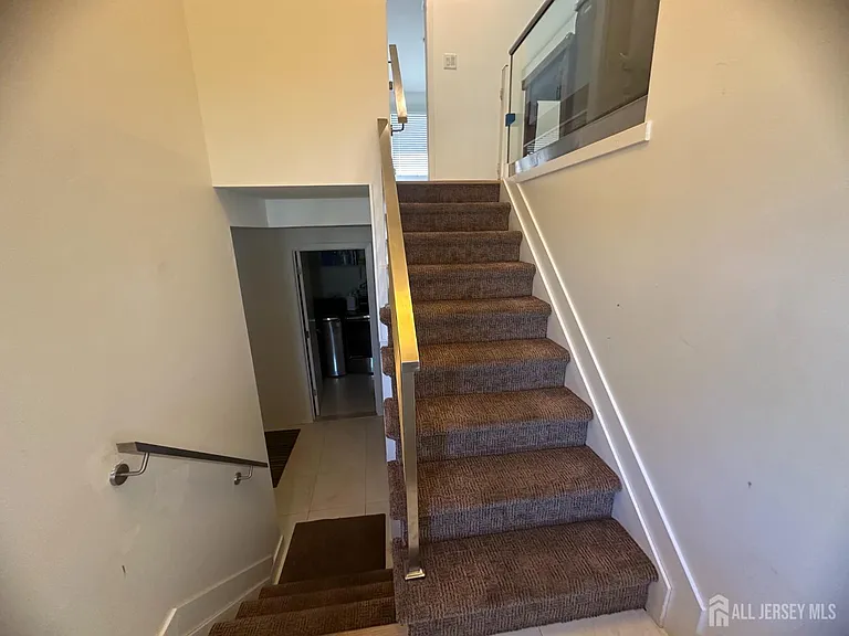 9 Holly Rd — Photo 7