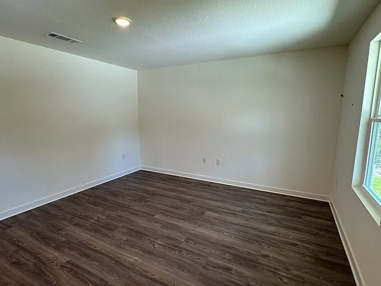 204 E Iris Ln — Photo 7