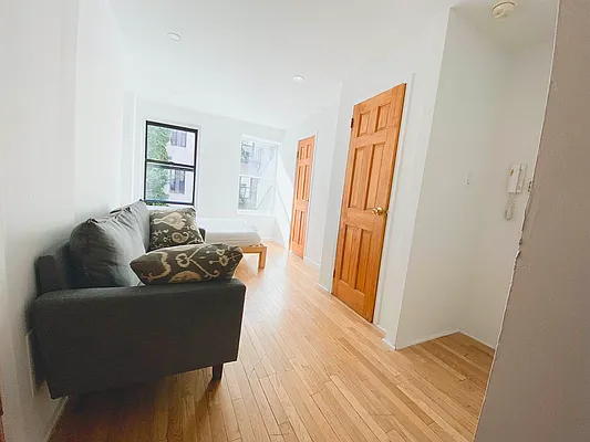 Rented by Bond New York | media 16