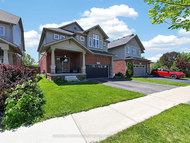 36 Kayla Cres — Photo 2