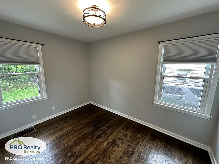 3238 Rhode Island Ave S — Photo 6