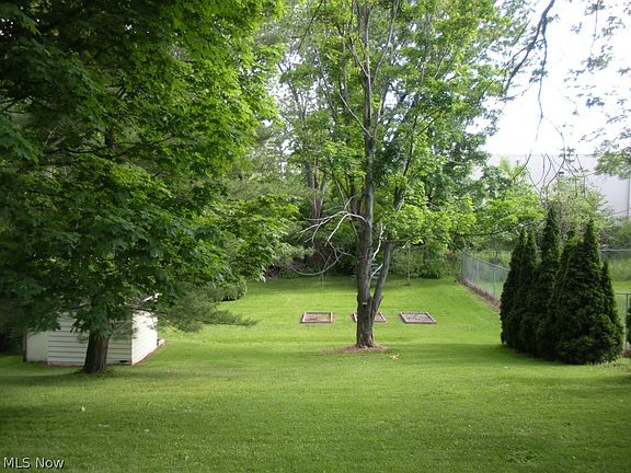 5th image of 130 Champion Ave E