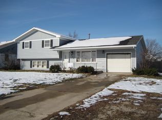 170 W Iroquois St, Coal City, IL 60416