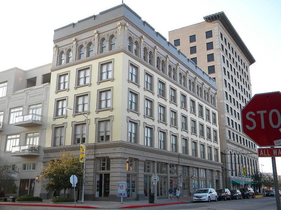1st image of 415 Kempner St Unit 3
