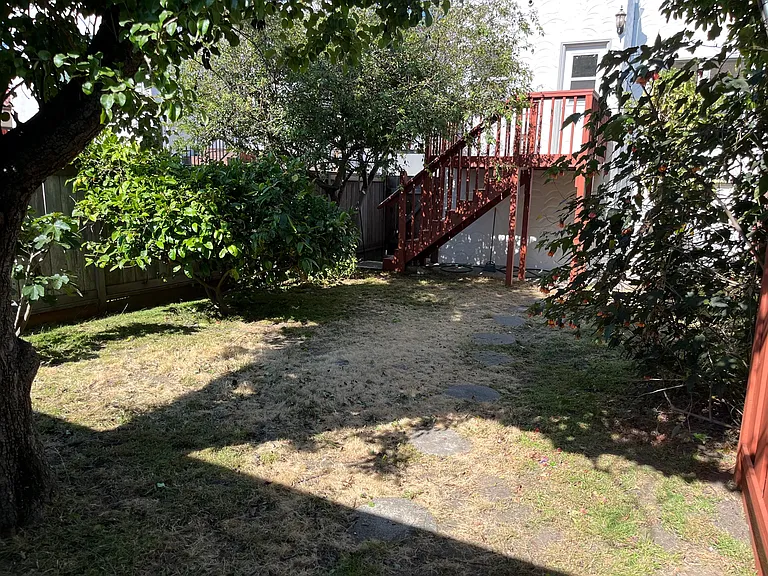 966 Talbot Ave — Photo 16