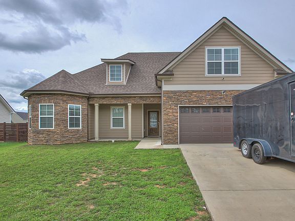 3rd image of 303 Bountiful Dr