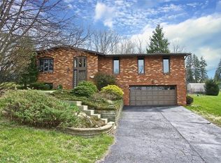 5536 Glen Hill Dr, Bethel Park, PA 15102