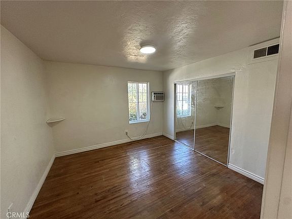 4th image of 3432 Russell St