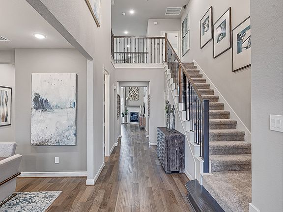 2nd image of 2722 Acorn Way