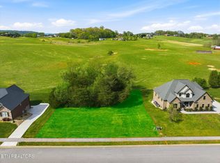 1312 Rippling Waters Cir, Sevierville, TN 37876