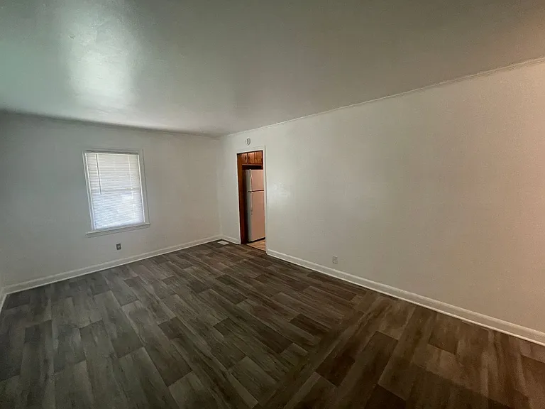 807 Memory Ln — Photo 3