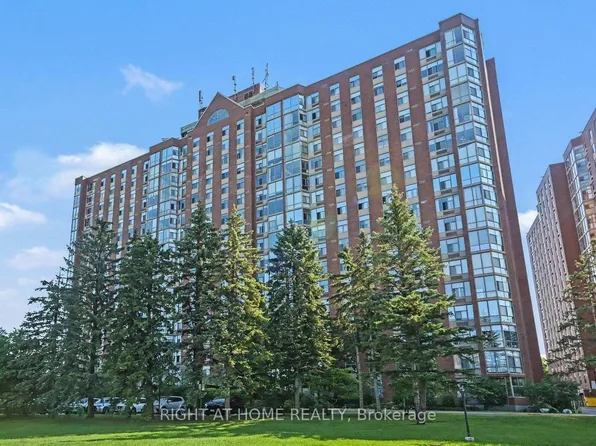 2759 Carousel Cres #701, Ottawa, ON K1T 2N5