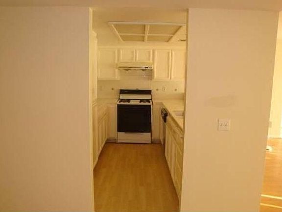 5th image of 4750 Templeton St APT 1310