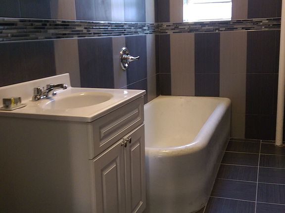 3rd image of 67 Saint Pauls Pl APT D4