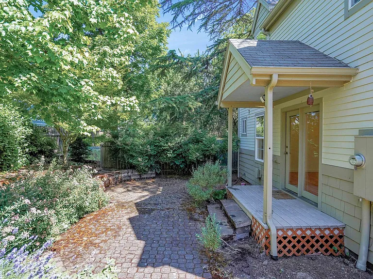 1767 Church St SE — Photo 20