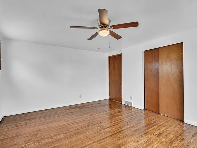 35 Crandon Blvd #1 — Photo 8