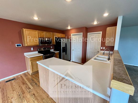 5th image of 8078 Radcliff Dr