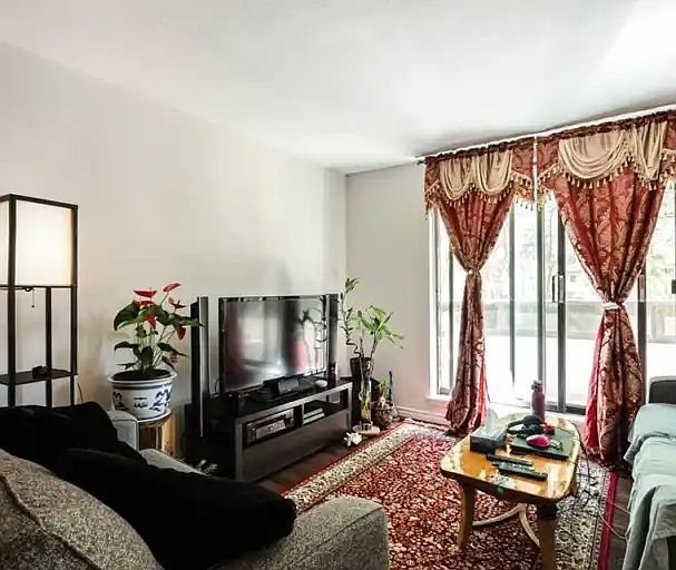 1st image of 324 Laurier Ave W #2109