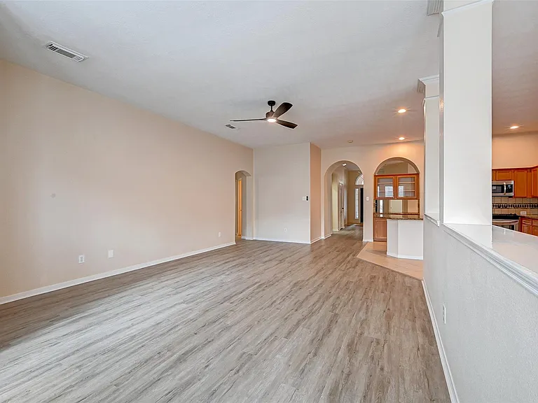 6923 Grants Hollow Ln — Photo 15