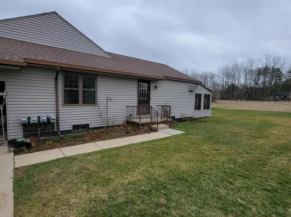 490 Red Cedar Blvd, Williamston, MI 48895