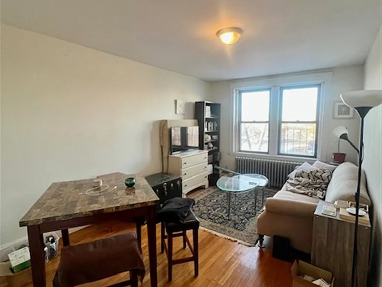 335-A Harvard St #11 — Photo 4