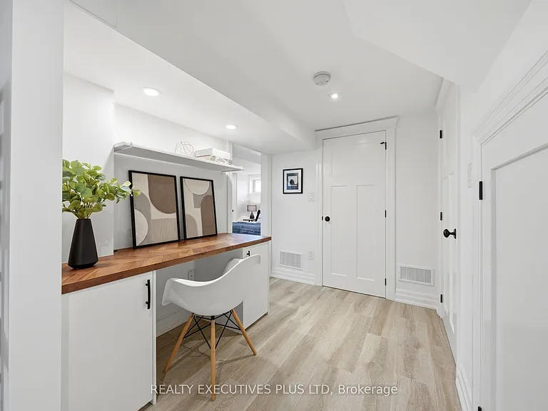 9 Hazelbury Dr — Photo 19