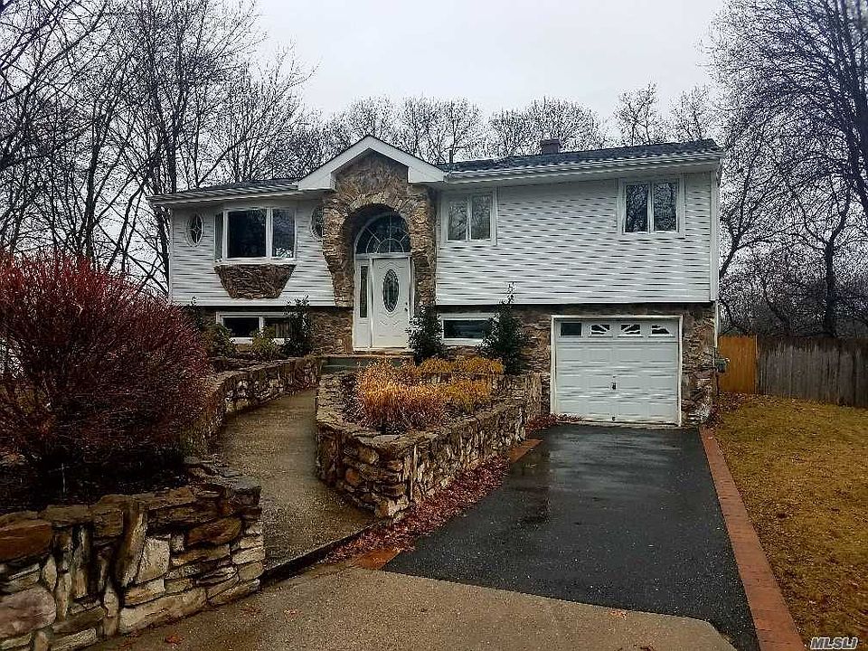 1st image of 15 Gaymor Ln