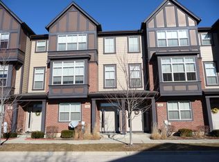 346 Alpine Springs Dr, Vernon Hills, IL 60061