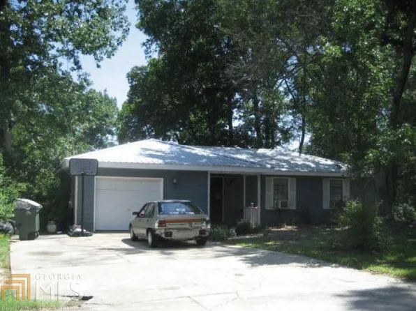 426 Davis Dr, Centerville, GA 31028