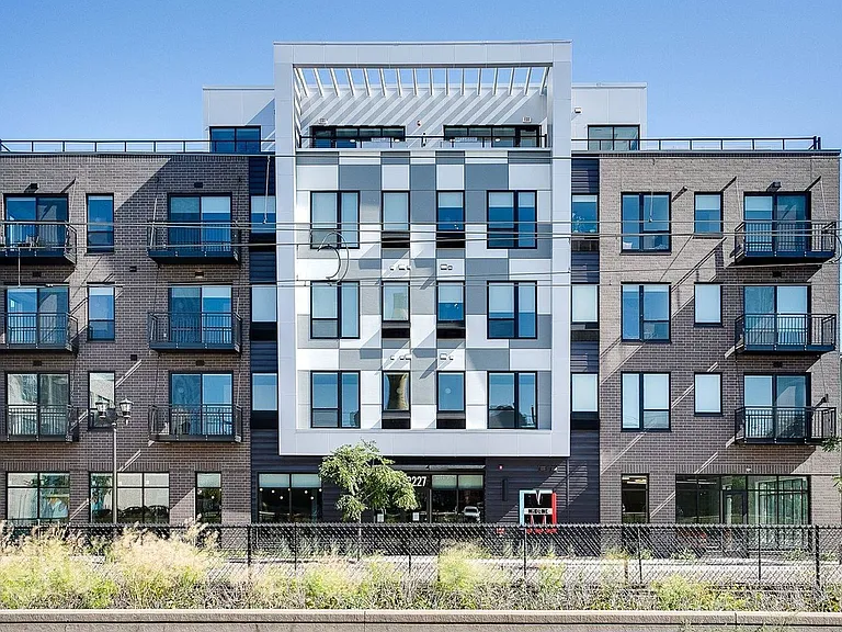 2227-University-Ave-W-Portfolio-001