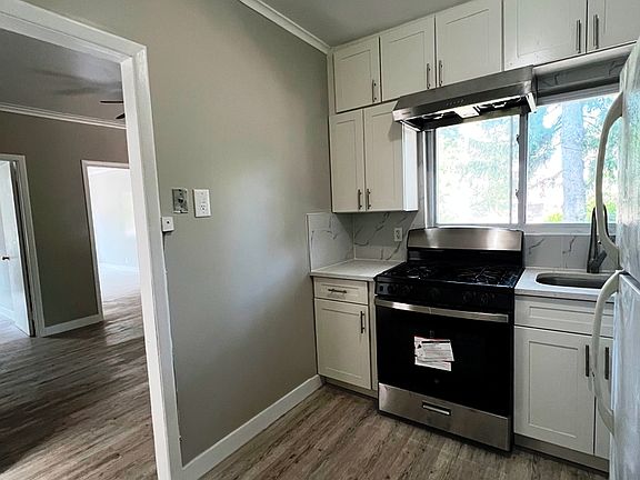 2nd image of 4417 Douglaston Pkwy #2