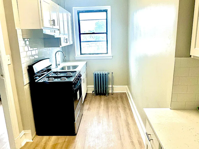 Elizabeth Manor — Photo 25