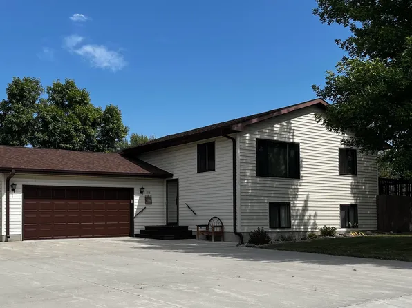 106 W Alton Ave, Flandreau, SD 57028