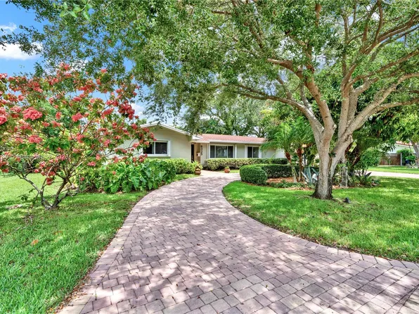 8325 SW 150th Dr, Palmetto Bay, FL 33158