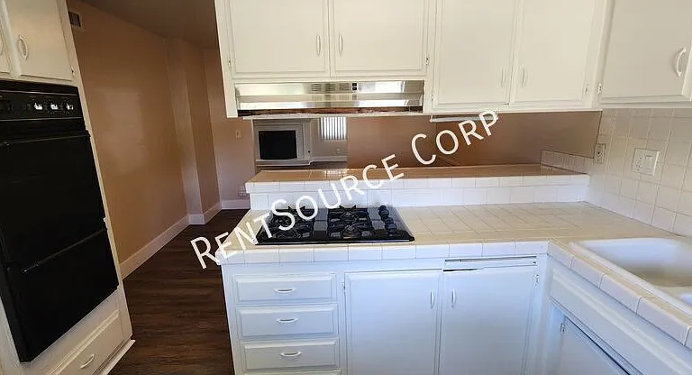 708 Santa Barbara Dr #F — Photo 13