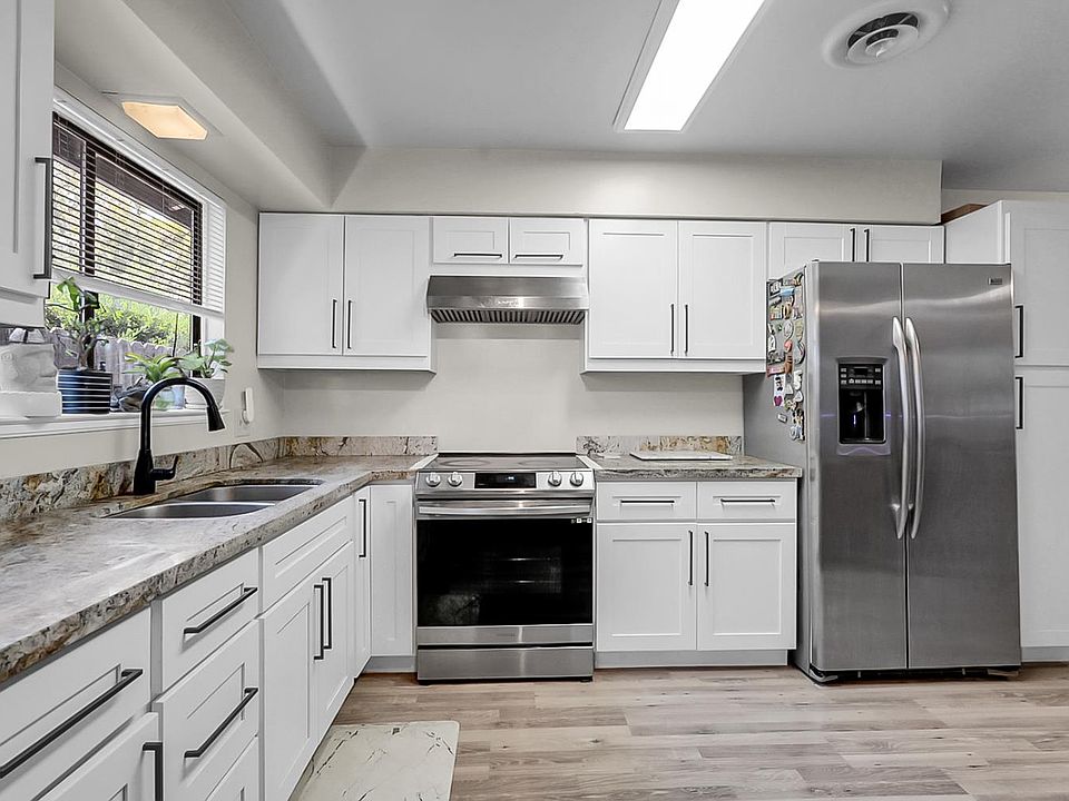 1st image of 2727 Buttonwillow Ave